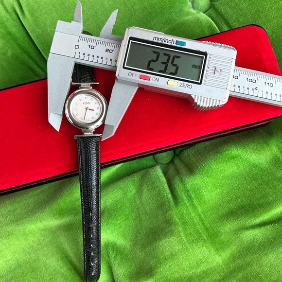 Ladies AUTHENTIC FENDI - DRESSY🌹Watch❤️ - Picture 11 of 13